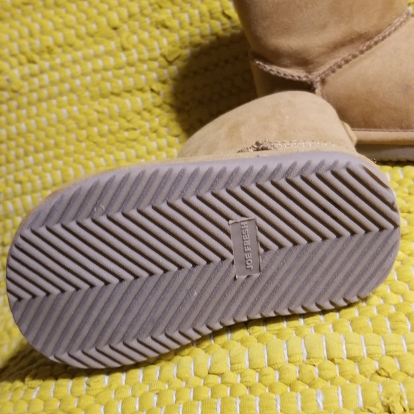 Joe fresh tan toddler boots - Picture 2 of 3